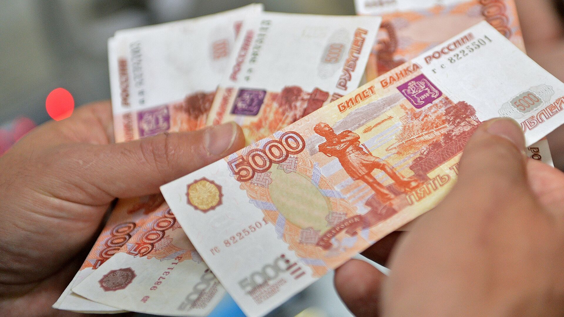 В ПФР заявили, что всем пенсионерам готовятся выплатить по 15 000 рублей