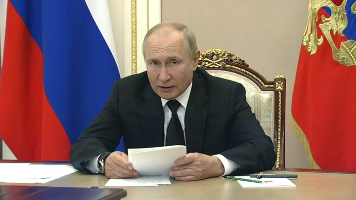 Путин объявил о тотальных ограничениях из-за коронавируса