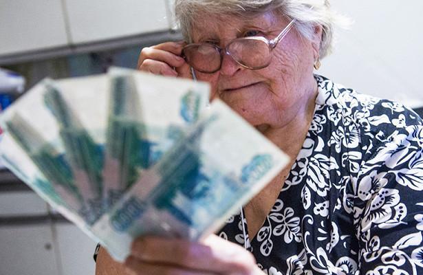 В России обрадовали пенсионеров выплатой по 6400 рублей каждому