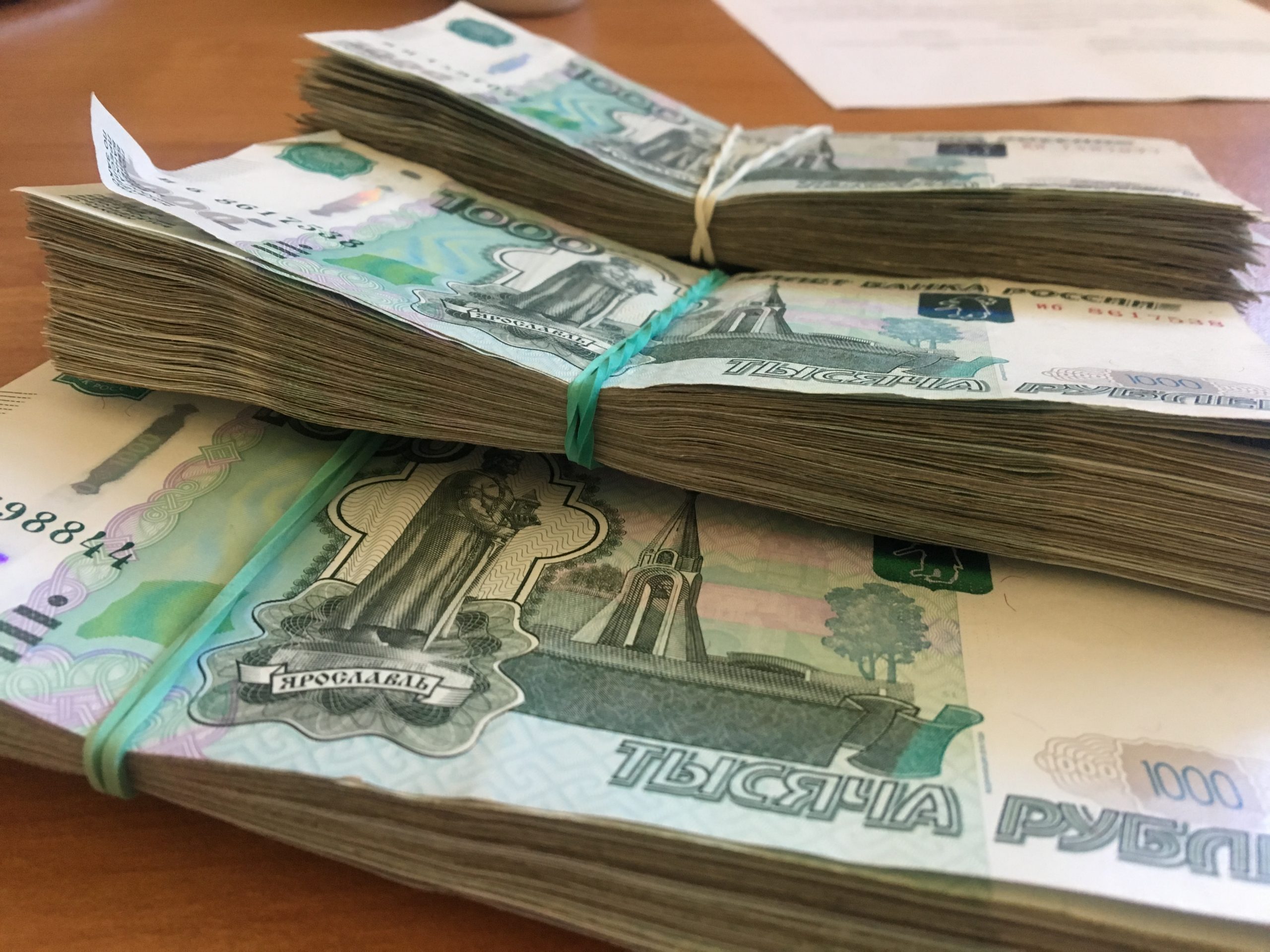 Россиянам будут переводить деньги на карты "Мир" до конца года — каждый получит по 87 тысяч рублей