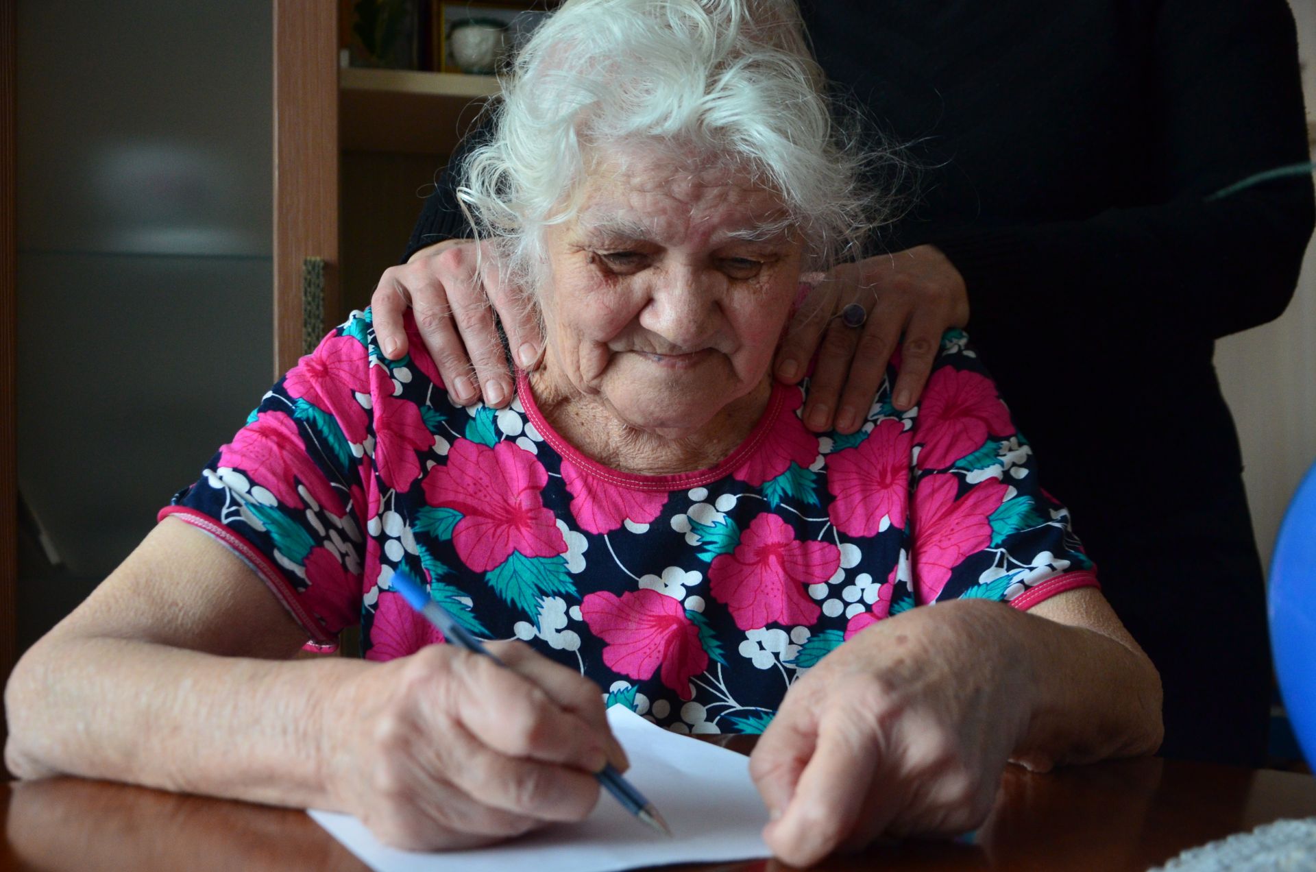 Самая пенсионерка. Пенсионеры. Бабушка пенсионерка. Старуха 80 лет. Пожилые люди в России.