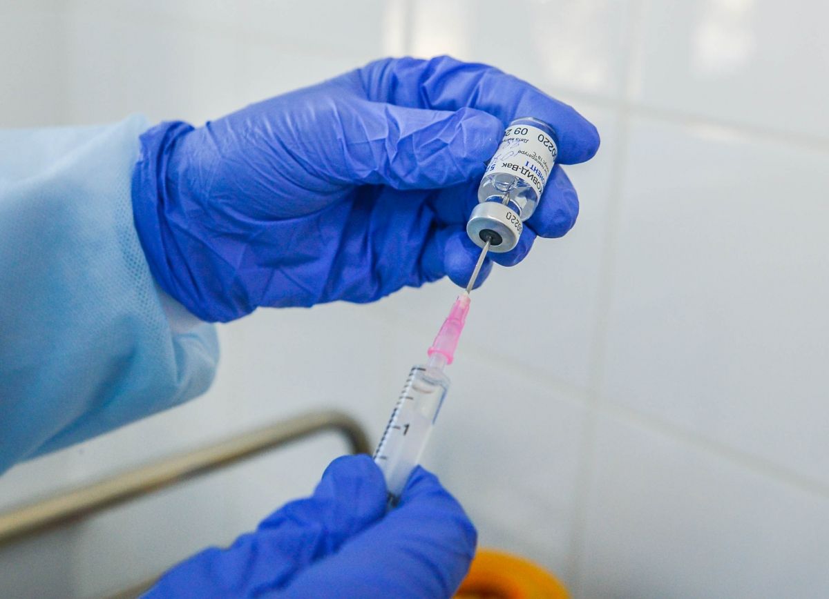 Песков: «Особо убеждать россиян вакцинироваться никто не будет»