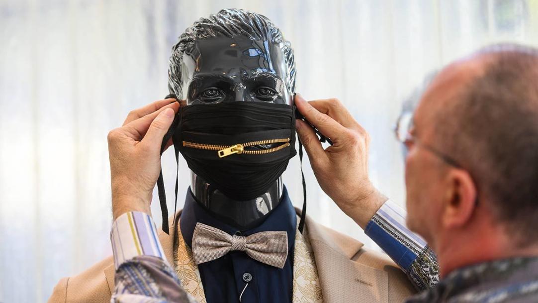 Юристы рассказали, могут ли не пустить в магазин посетителя без маски