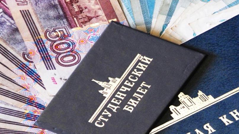 Ежемесячно по 10 000 рублей с 2024 года: власти заявили о начале выплат россиянам