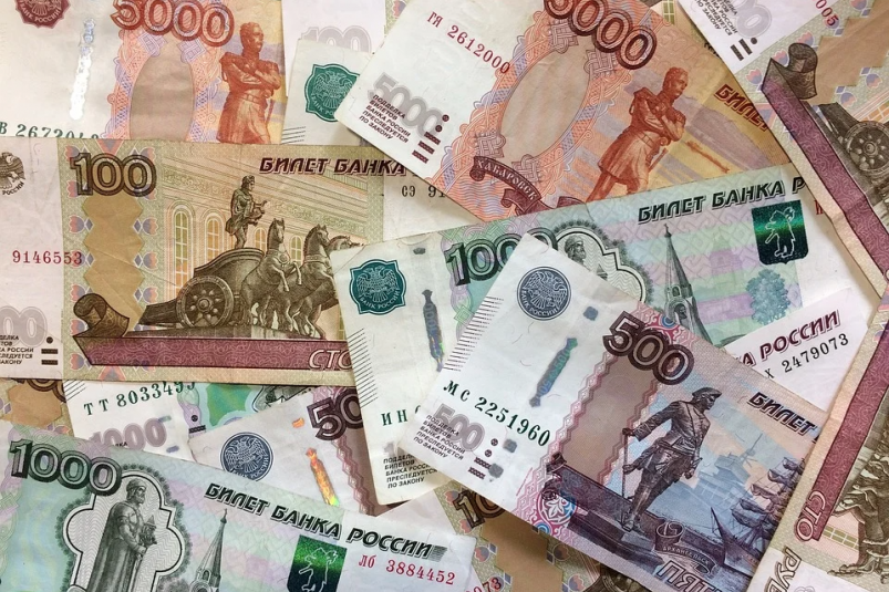 Пенсионерам в РФ старше 70 лет могут выплатить по 40 тыс. рублей за COVID-вакцинацию