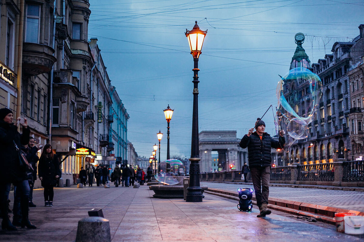 В Петербурге после локдауна продолжат действовать некоторые строгие ограничения